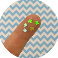 Holographic Clovers
